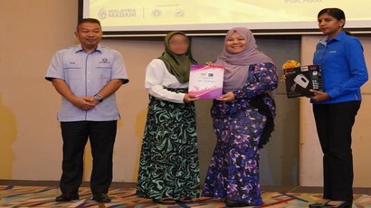 Majlis Penyerahan Sijil Program Penjanaan Pendapatan Wanita Tahun 2024